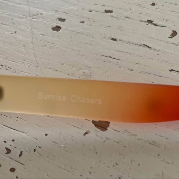 Women’s Goodr Sunglasses - Picture 3 of 4